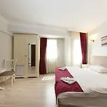 Nacre Boutique 3*