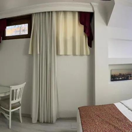 Nacre Boutique Hotell 3*