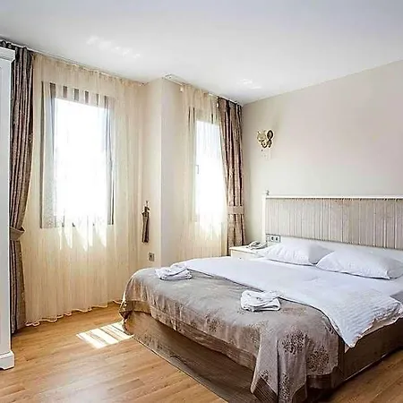 מלון Nacre Boutique 3*
